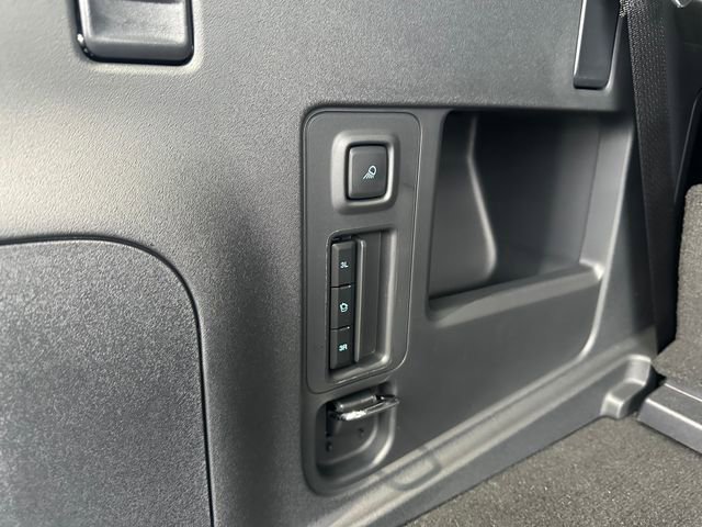 New 2025 Ford Expedition Active image 25