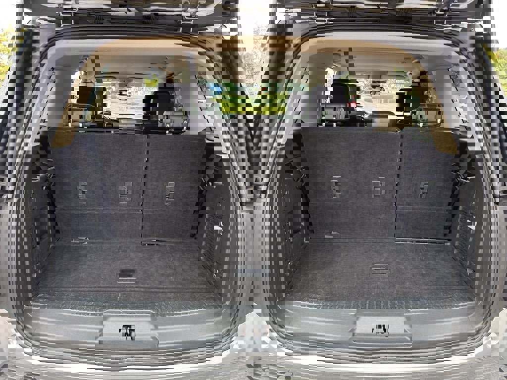 Used 2024 Ford Expedition XLT image 28