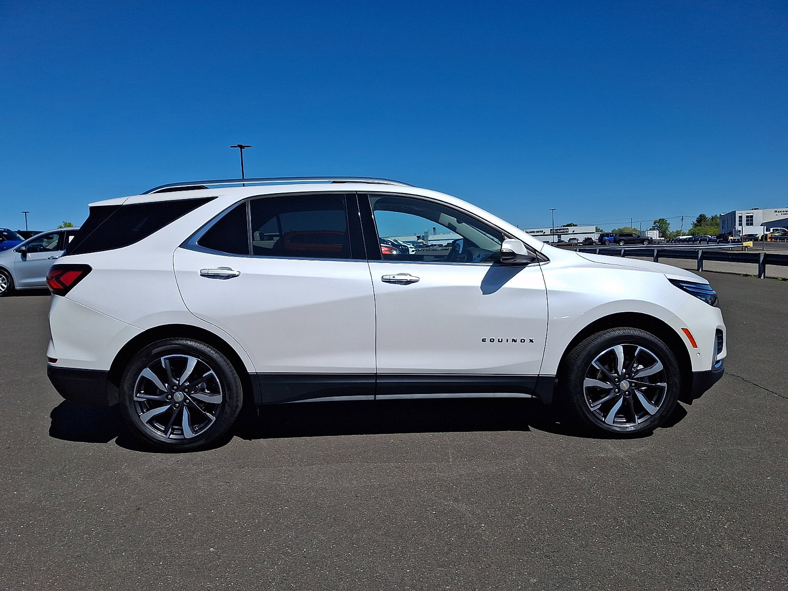 Certified 2024 Chevrolet Equinox Premier AWD/4WD image 7