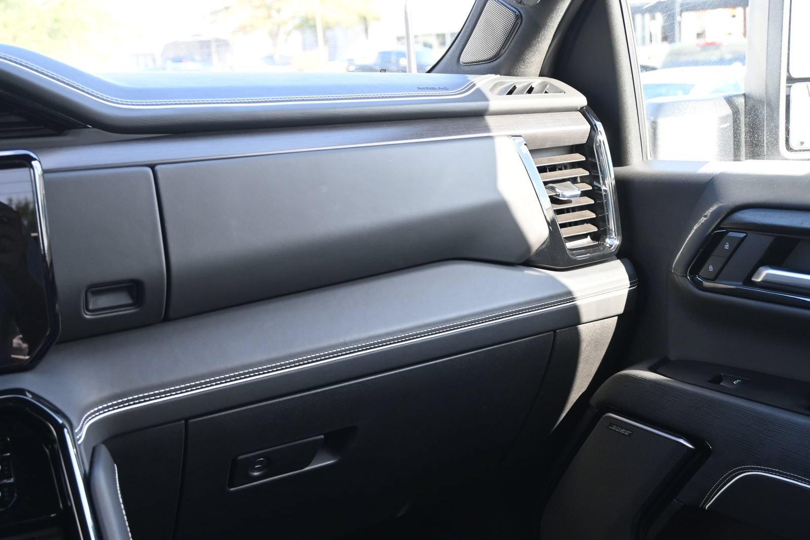 Certified 2026 GMC Sierra 2500 AT4X w/ AT4X AEV Edition AWD/4WD image 8