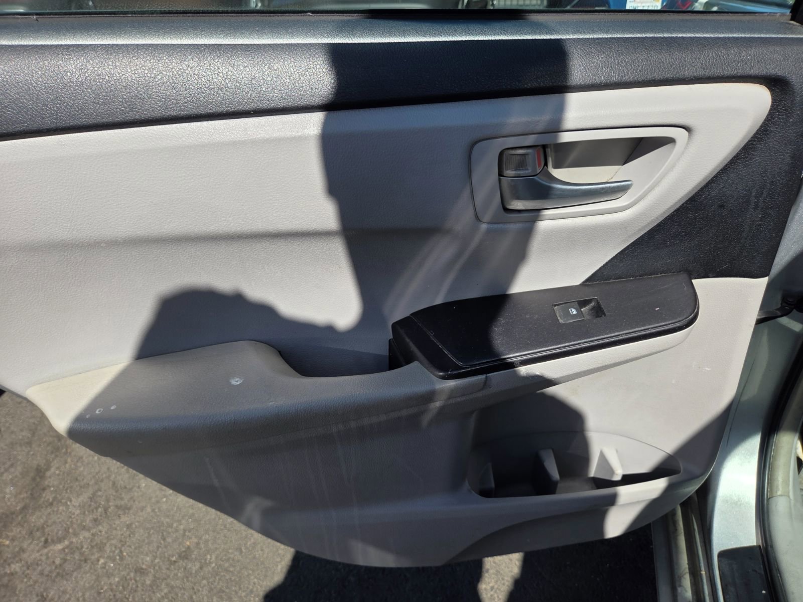 Used 2015 Toyota Camry XSE image 10