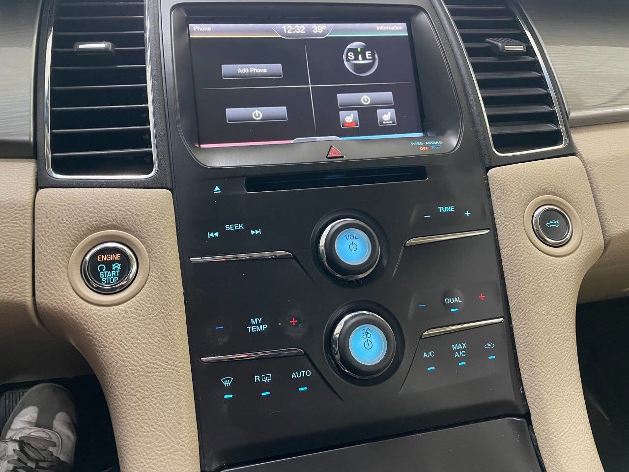 Used 2015 Ford Taurus SEL w/ Equipment Group 201A image 30