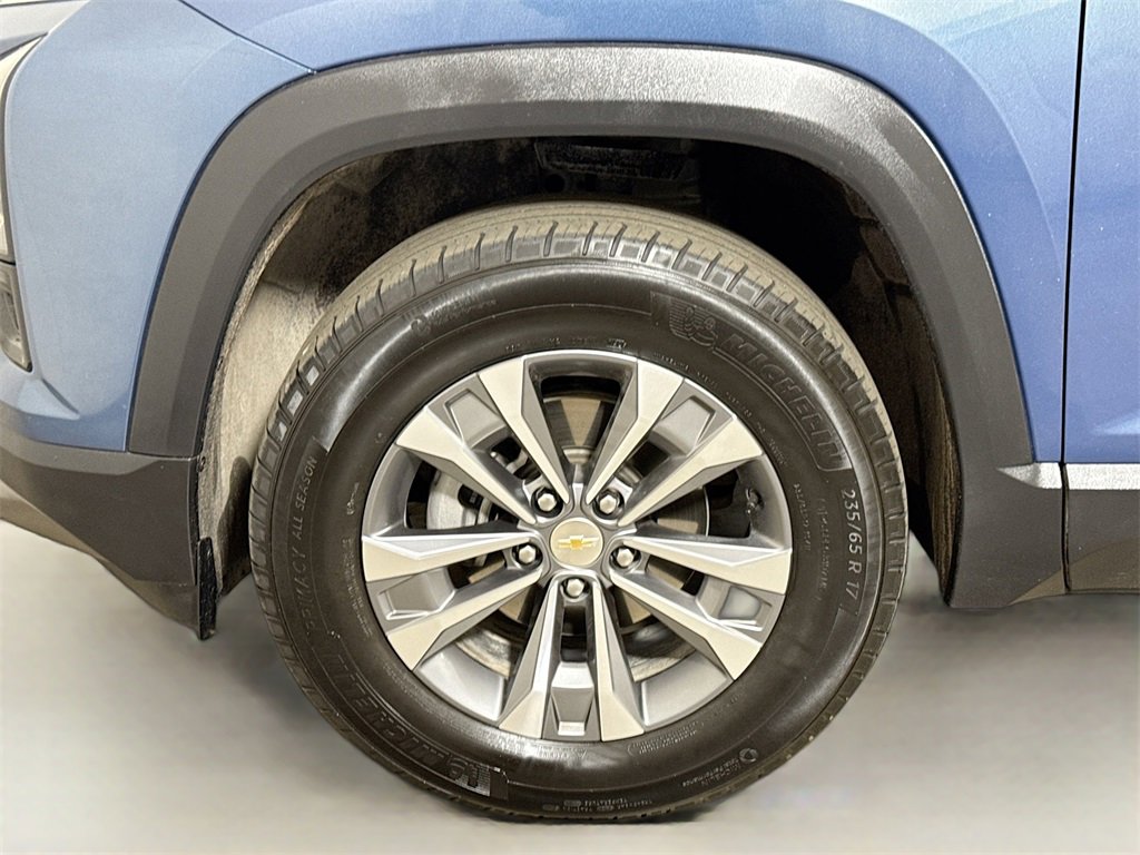 Used 2025 Chevrolet Equinox LT w/ Convenience Package II image 29