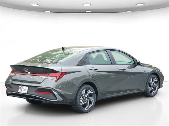 New 2025 Hyundai Elantra SEL FWD image 10