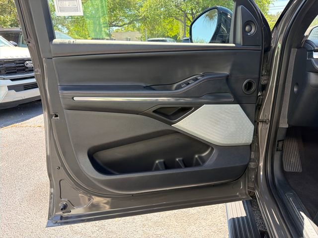 Used 2025 Lincoln Navigator Black Label AWD/4WD image 13