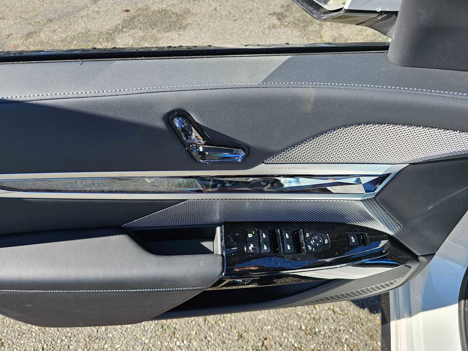 Used 2024 BMW i7 xDrive60 image 24