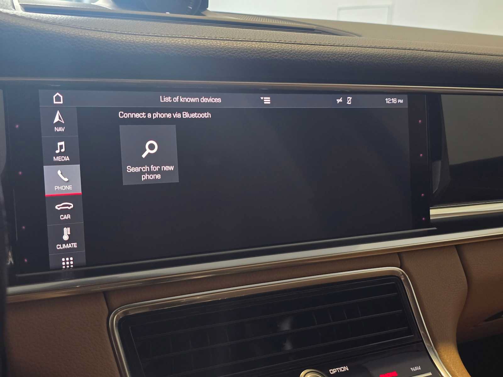 Used 2020 Porsche Panamera 4 AWD/4WD image 28