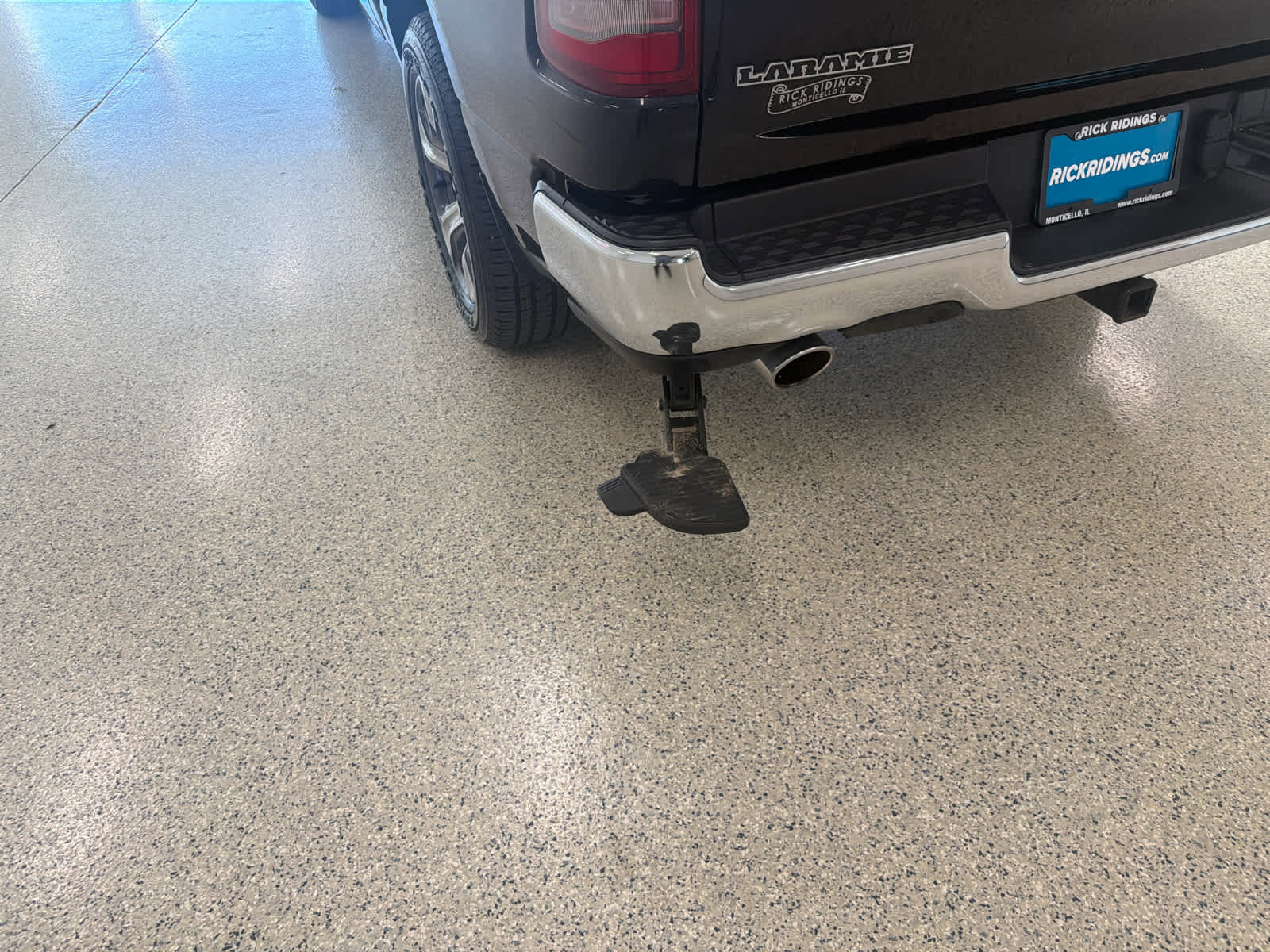Used 2023 RAM 1500 Laramie AWD/4WD image 10