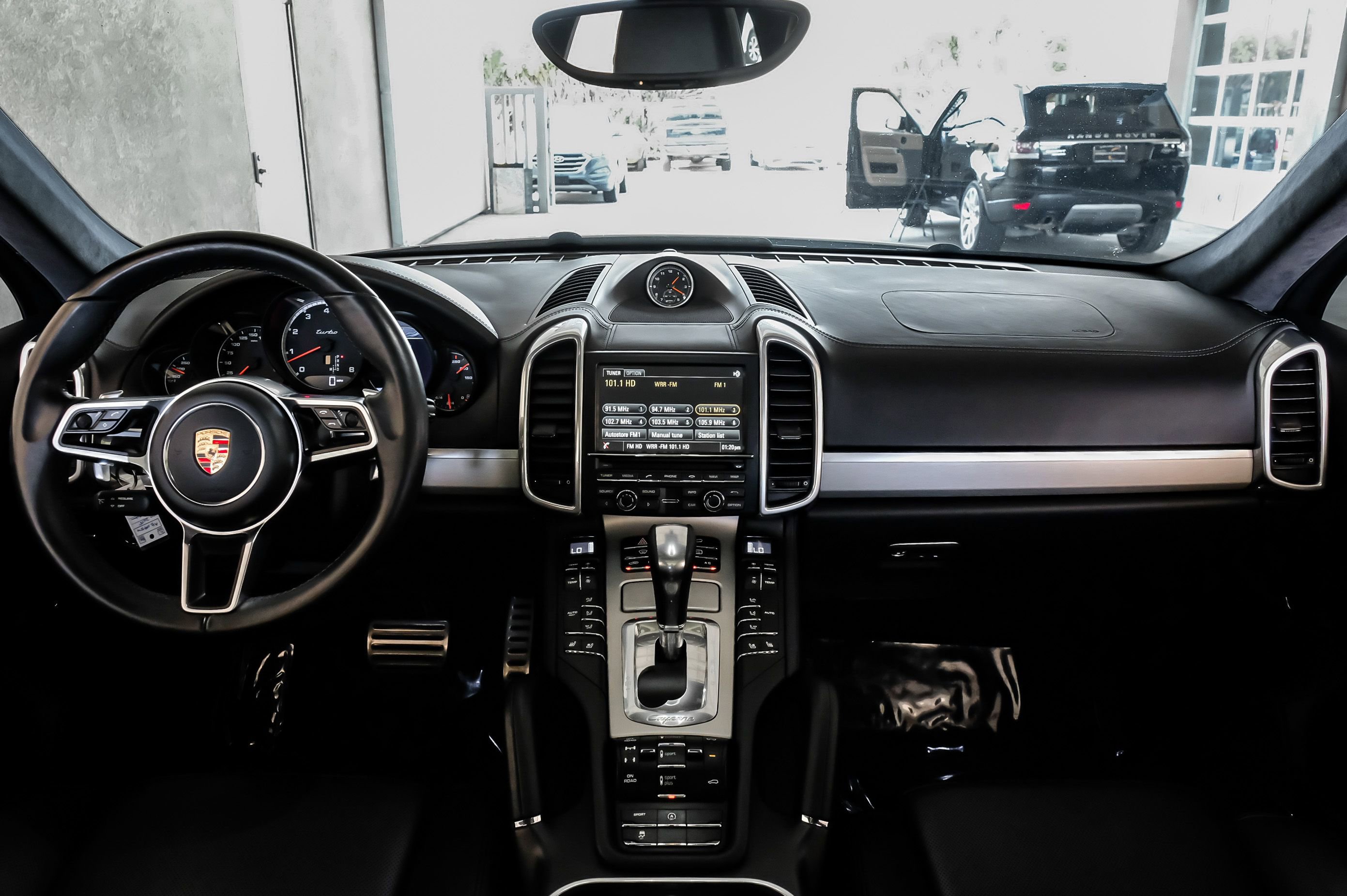 Used 2015 Porsche Cayenne Turbo w/ Premium Plus Package AWD/4WD image 10