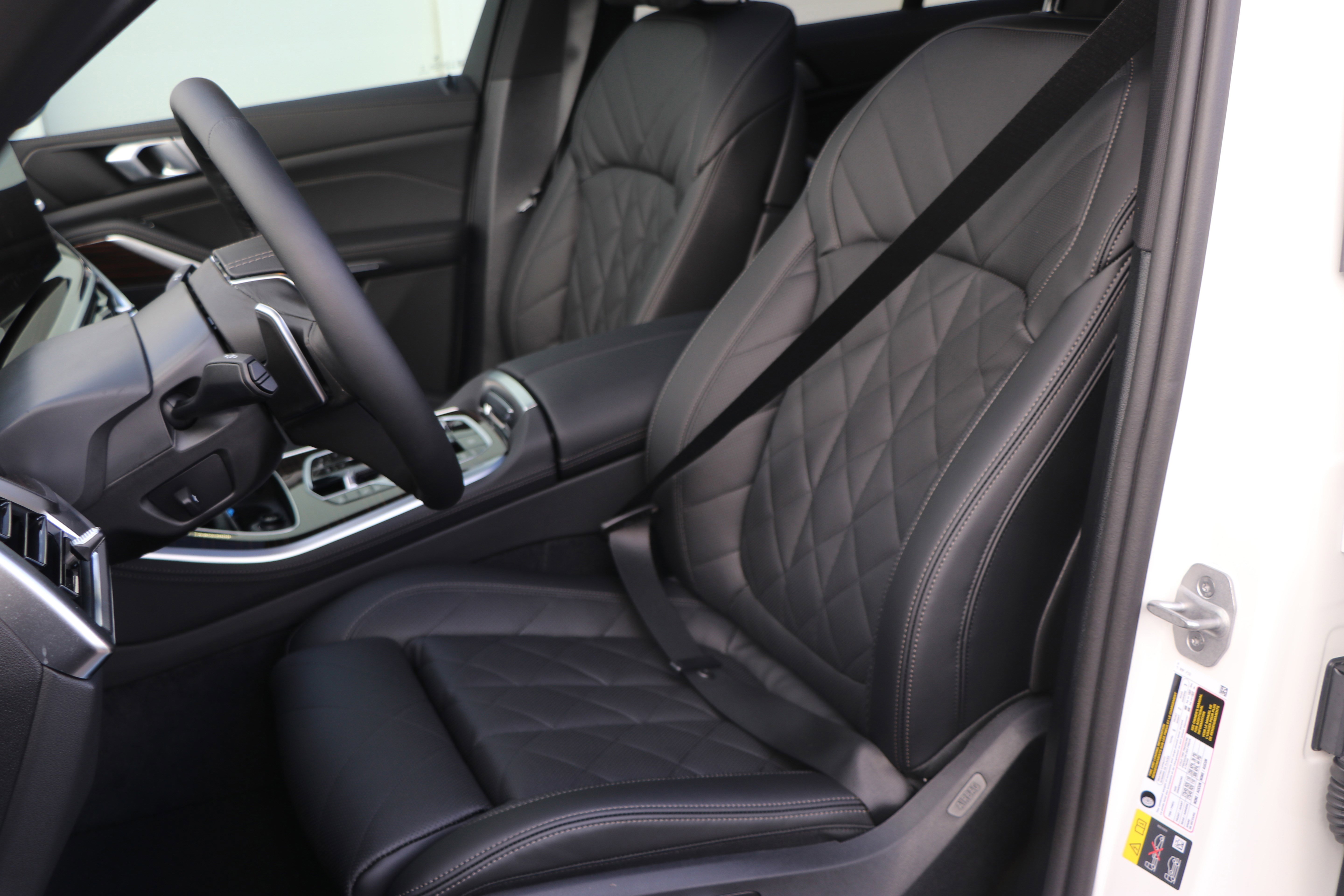 Used 2026 BMW X5 xDrive50e w/ Parking Assistance Package image 16