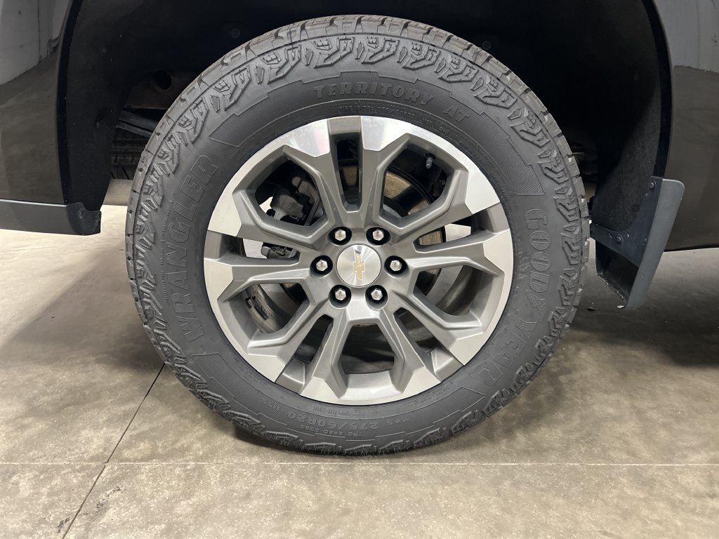 Certified 2024 Chevrolet Silverado 1500 High Country w/ Technology Package AWD/4WD image 10