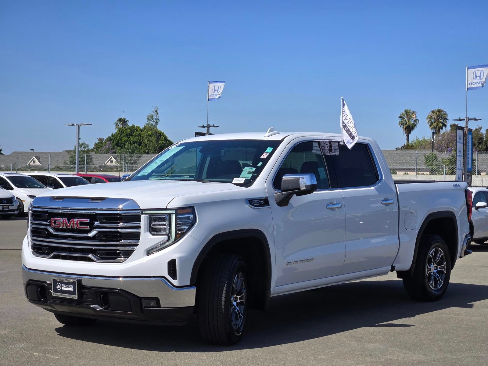Used 2025 GMC Sierra 1500 SLT AWD/4WD image 3