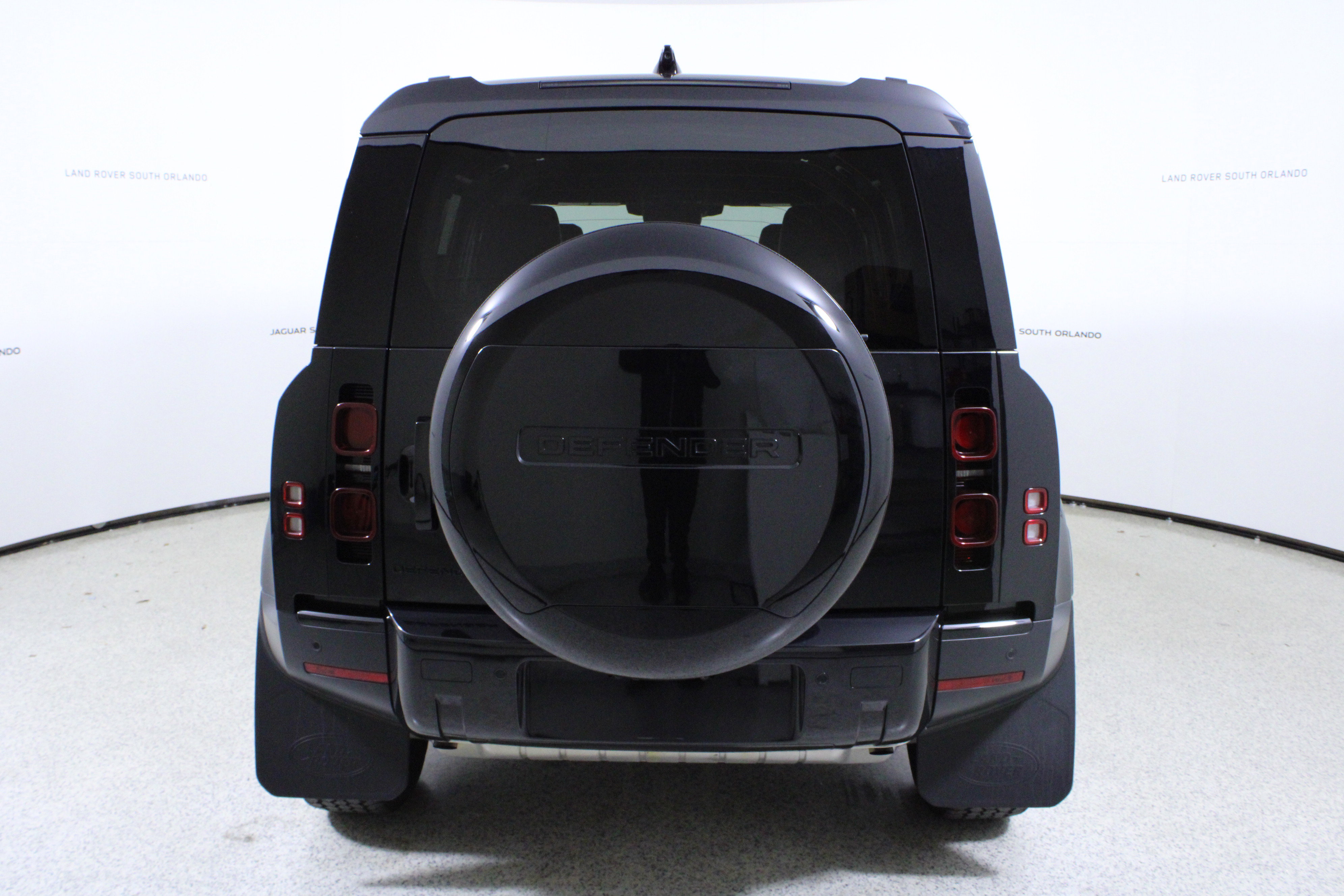 Used 2024 Land Rover Defender 110 S image 6