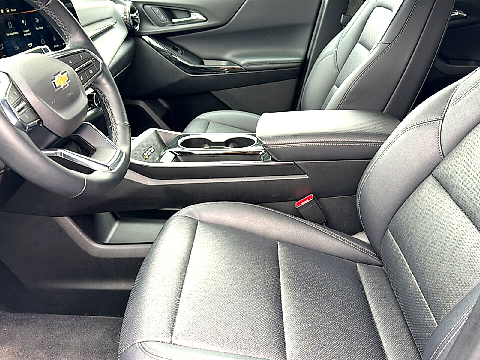 Used 2025 Chevrolet Equinox LT w/ Convenience Package II FWD image 13