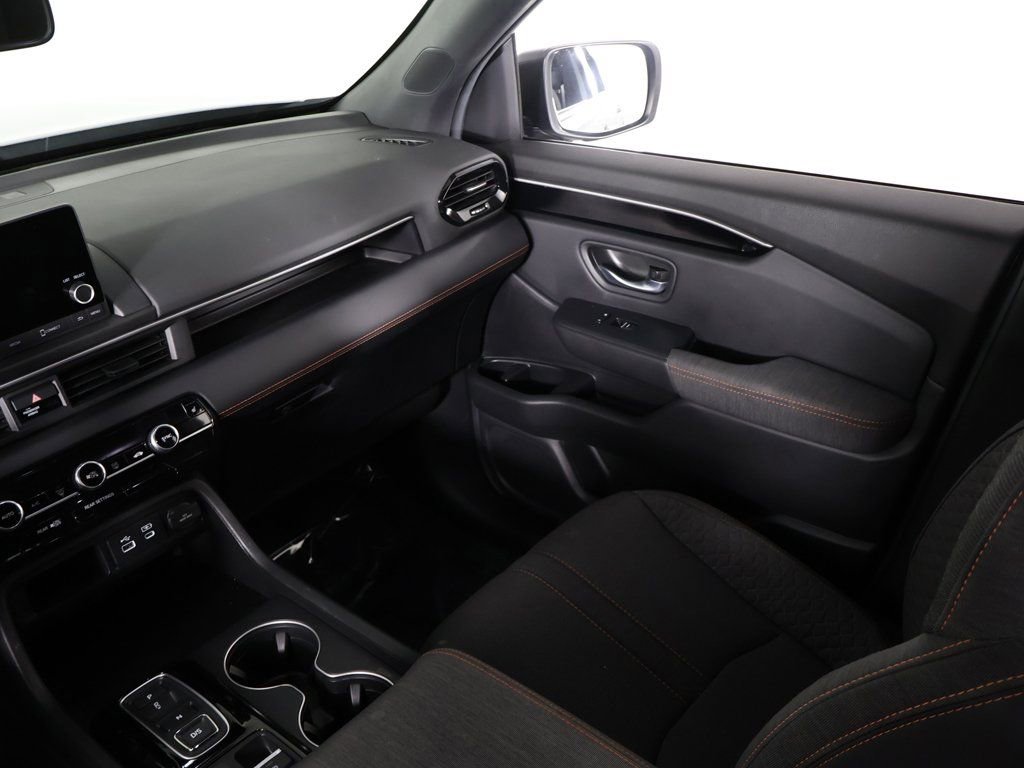 Used 2025 Honda Pilot Sport image 36