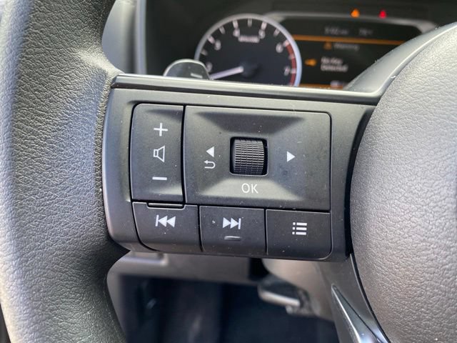Used 2023 Nissan Rogue S AWD/4WD image 18