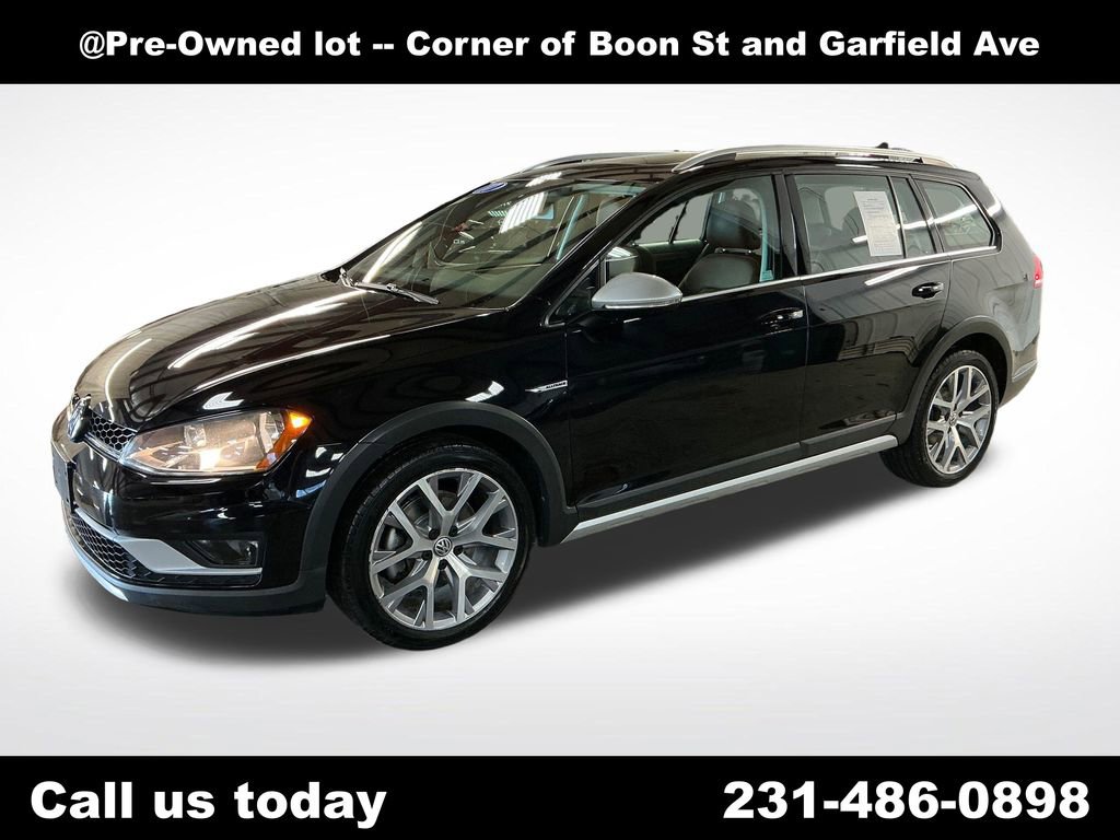 Used 2017 Volkswagen Golf Alltrack S AWD/4WD image 1
