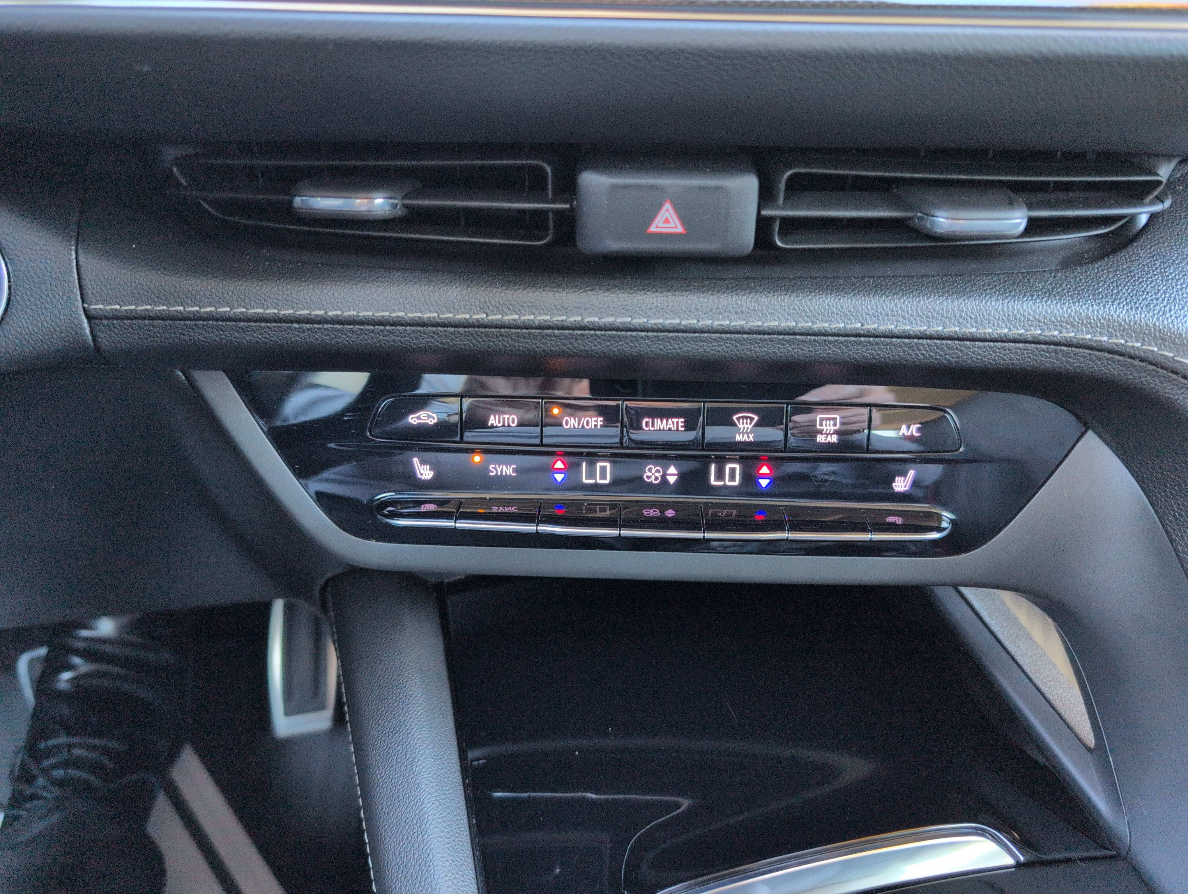 Used 2023 Buick Envision Essence w/ Sport Touring Package image 22