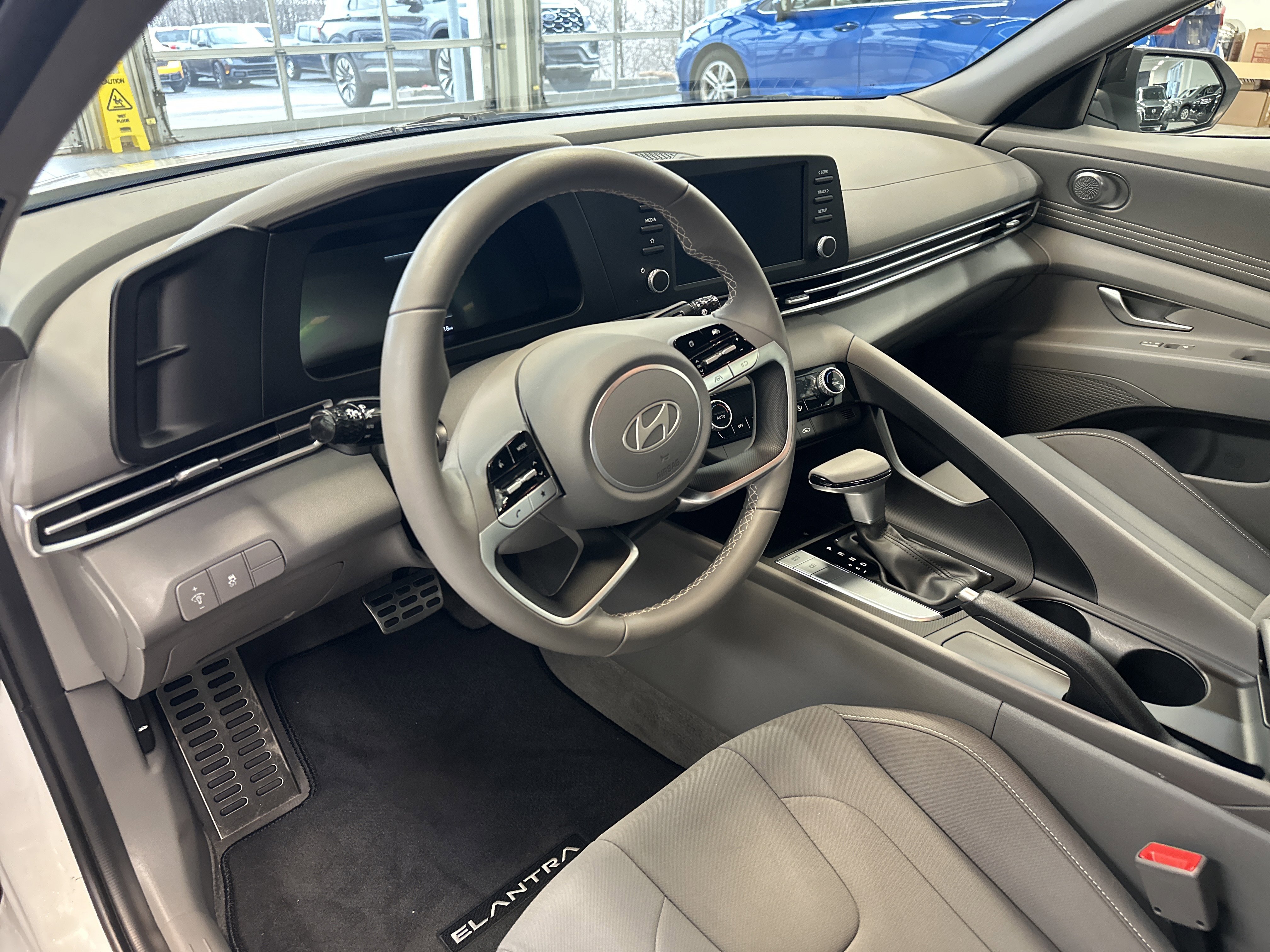 Used 2025 Hyundai Elantra Sport image 20