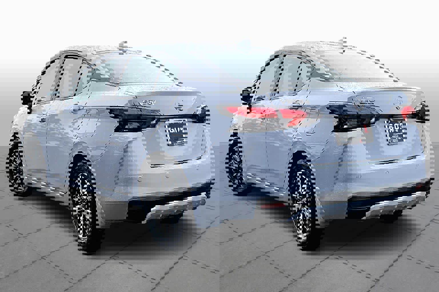 New 2025 Nissan Versa SV image 12