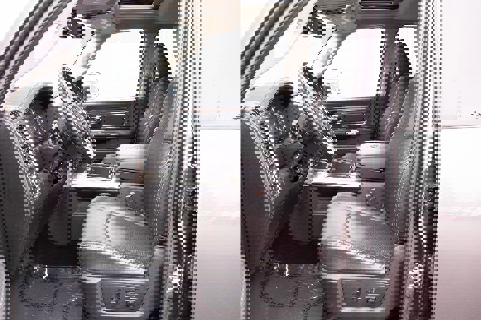 Used 2015 RAM 1500 Laramie w/ Convenience Group AWD/4WD image 12