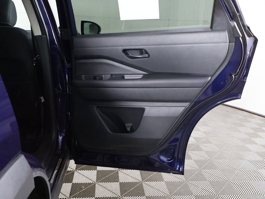 Used 2024 Nissan Pathfinder SV AWD/4WD image 25