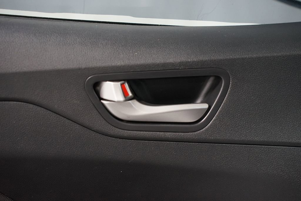 Used 2022 Hyundai Accent SE image 27