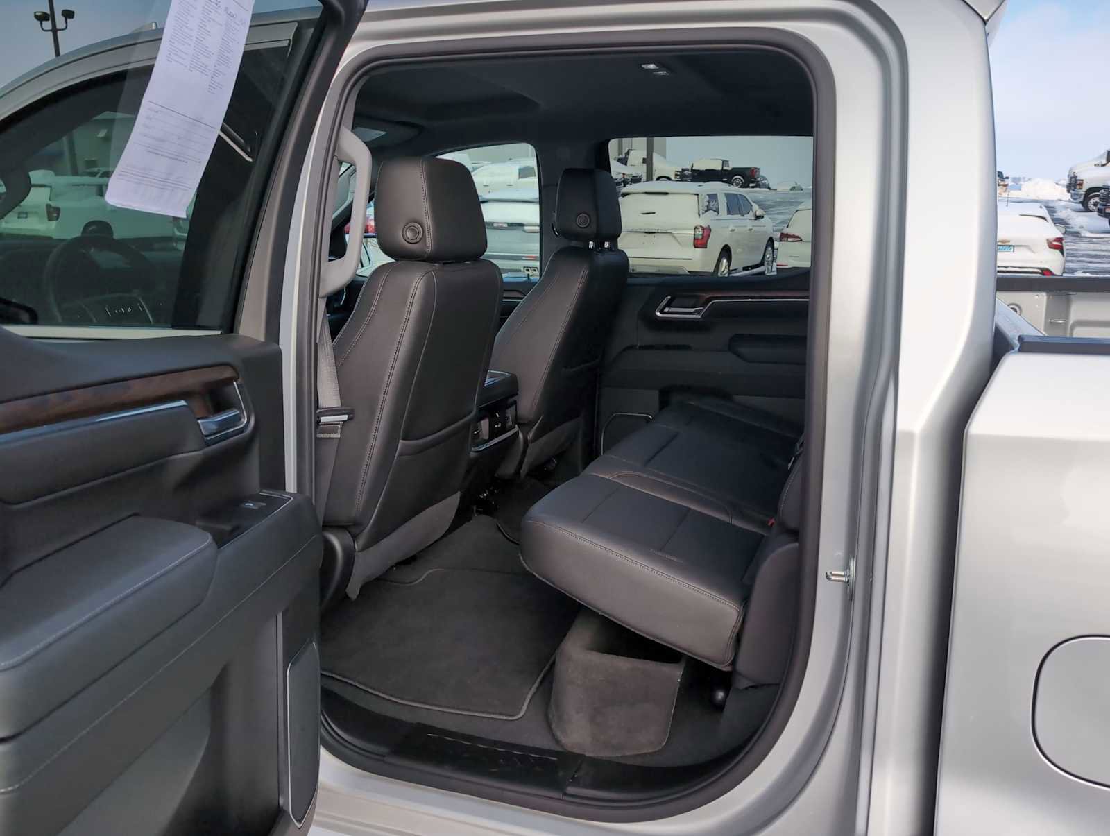 Used 2022 GMC Sierra 1500 SLT w/ SLT Premium Package image 32