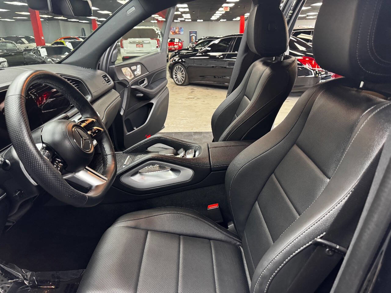 Used 2025 Mercedes-Benz GLS 450 4MATIC image 32