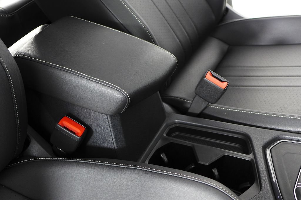 Certified 2023 Volkswagen Tiguan SE R-Line FWD image 16