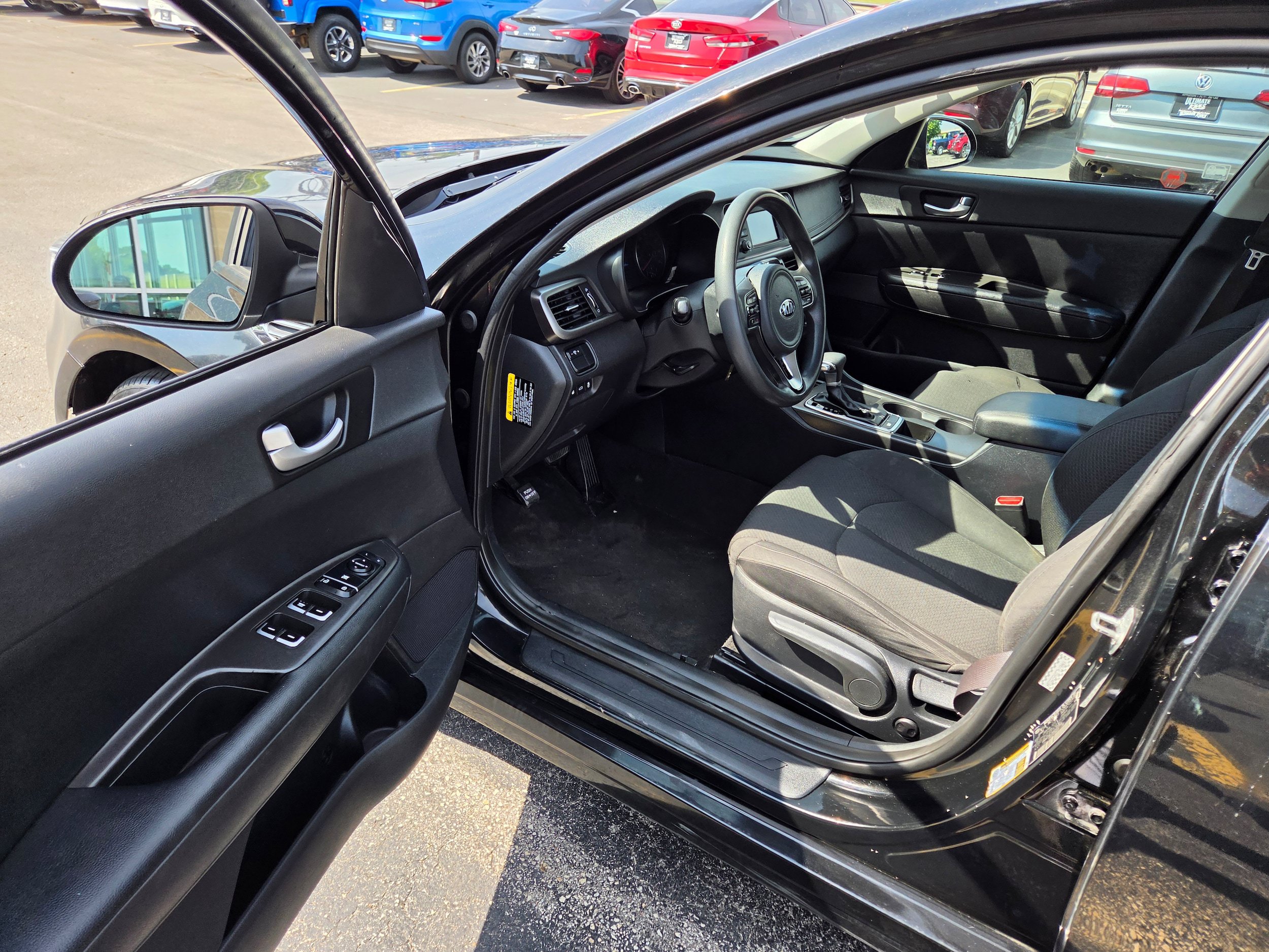 Used 2017 Kia Optima LX FWD image 5