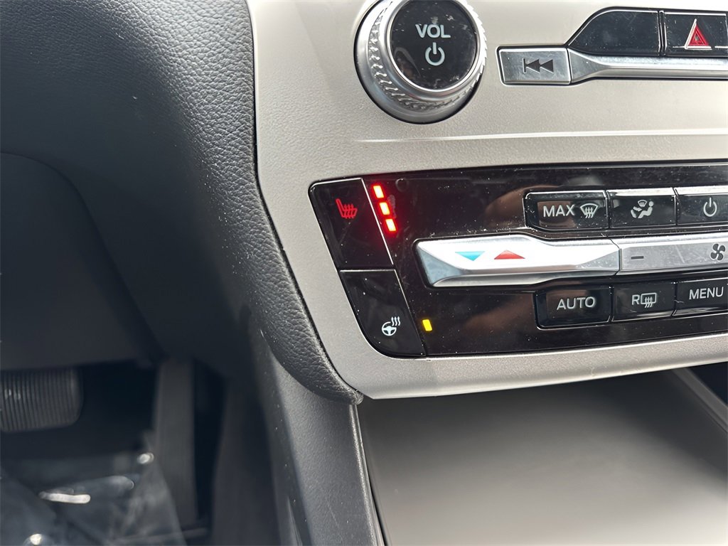 Used 2022 Ford Explorer XLT w/ Equipment Group 202A image 22