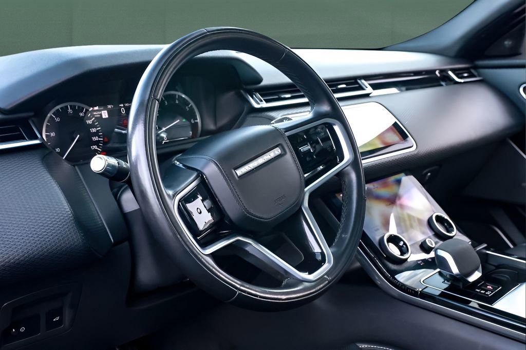 Used 2022 Land Rover Range Rover Velar R-Dynamic S image 30