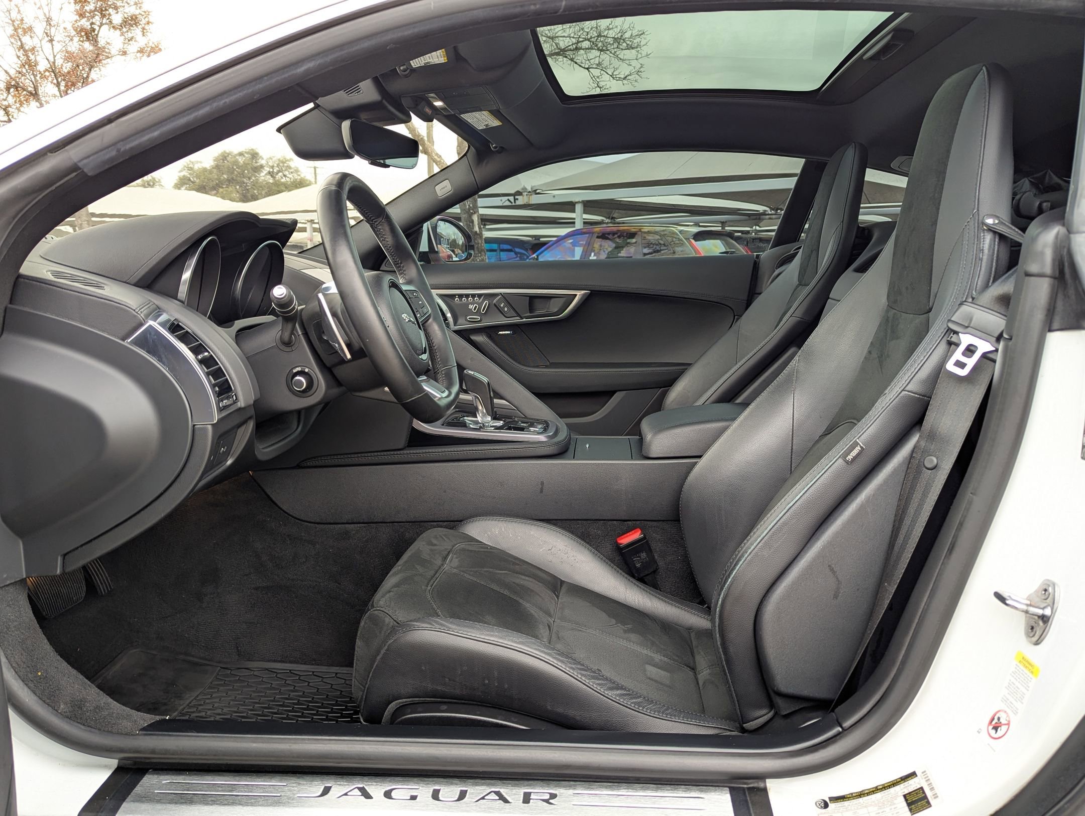 Used 2019 Jaguar F-TYPE Coupe image 10