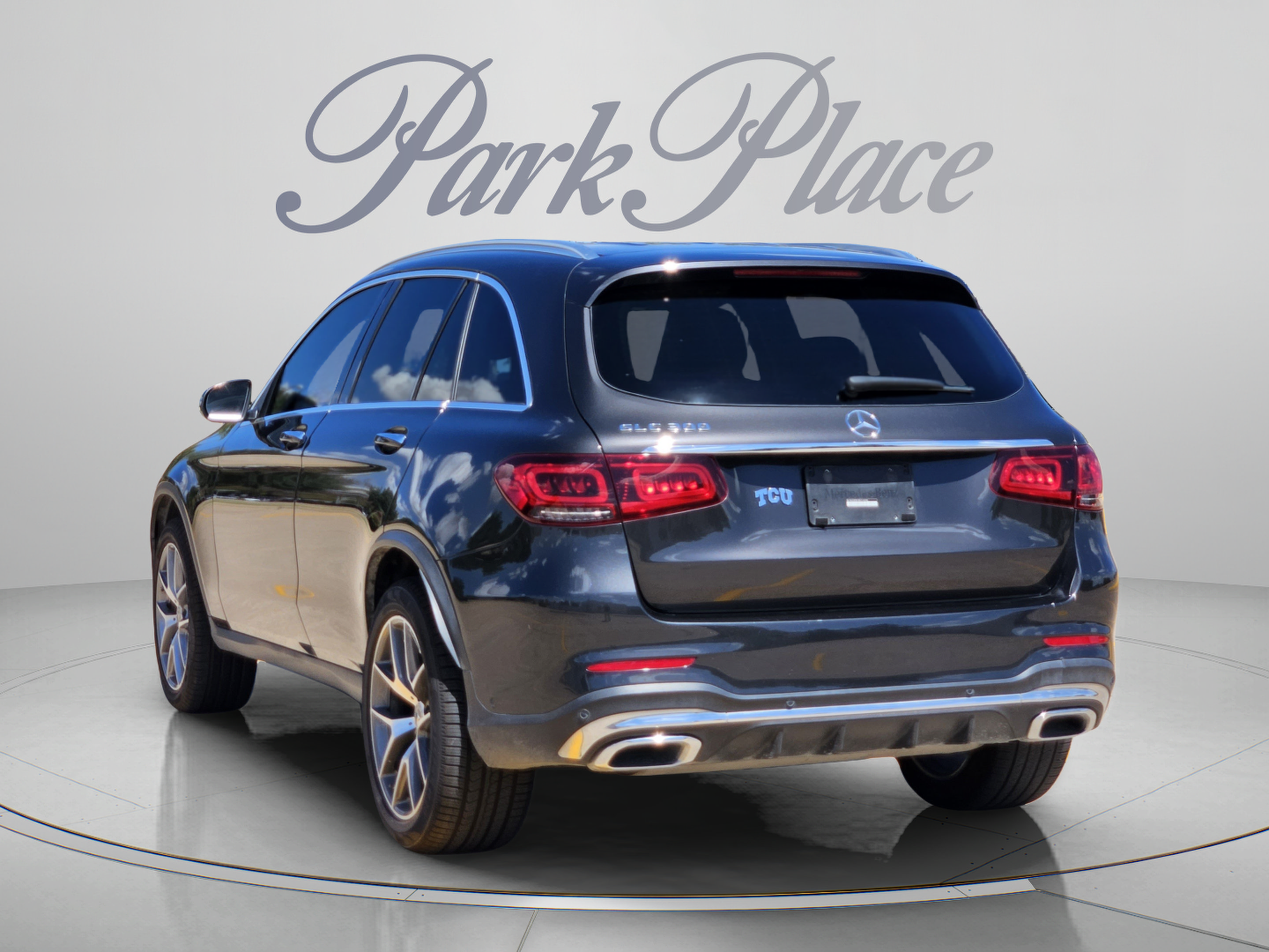 Used 2021 Mercedes-Benz GLC 300 image 3