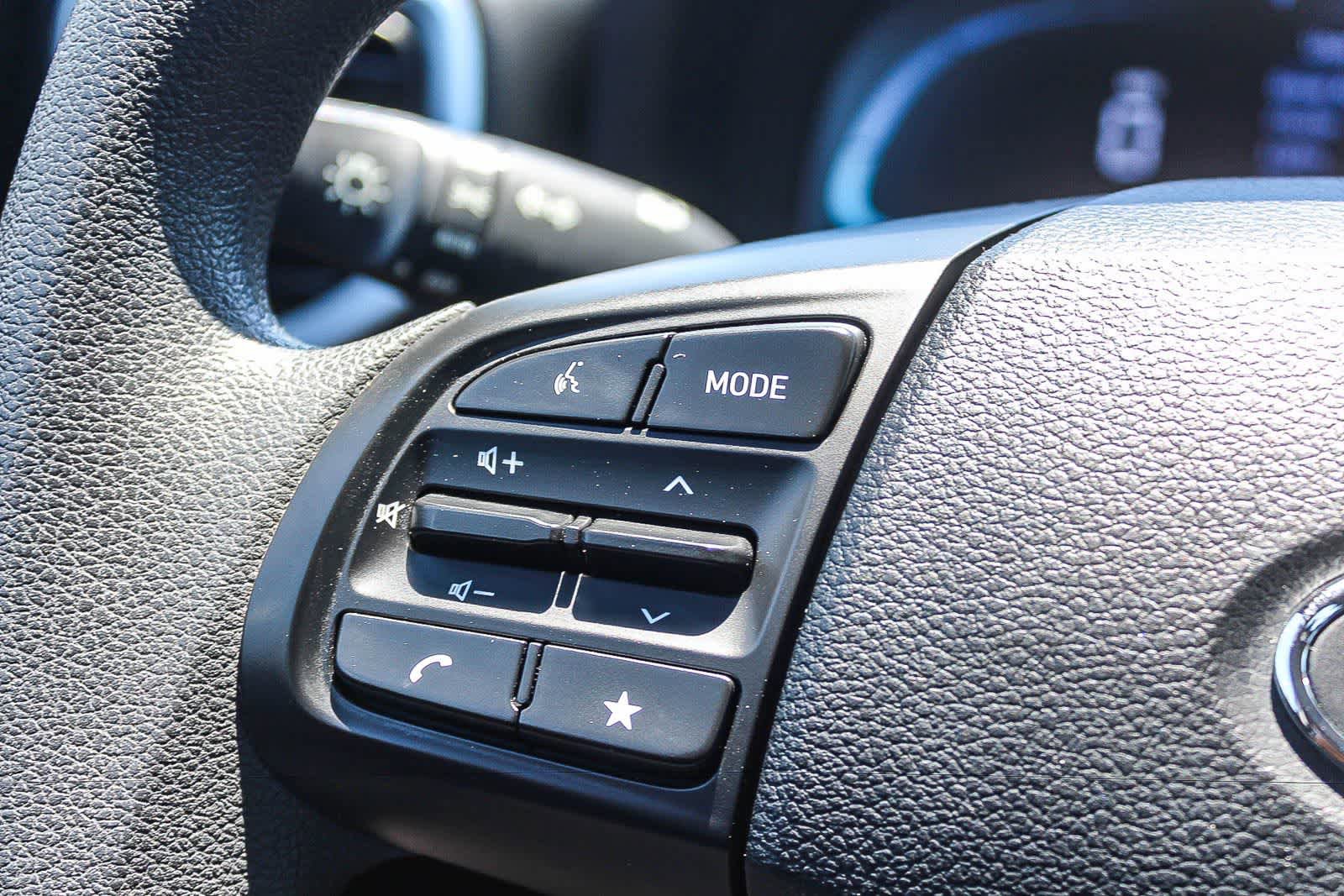 Certified 2024 Hyundai Venue SE FWD image 31