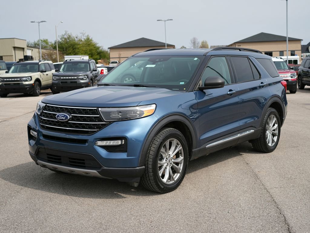 Used 2020 Ford Explorer XLT w/ Equipment Group 202A image 9