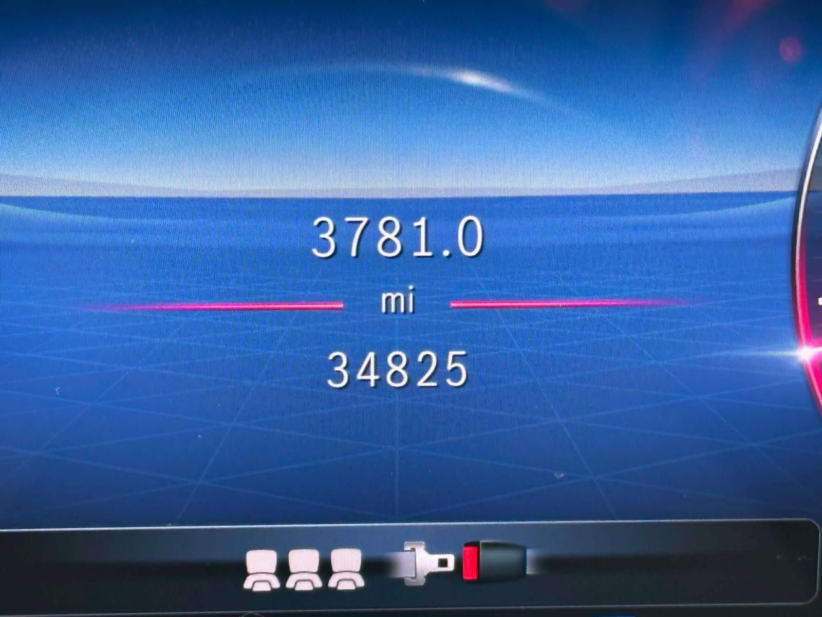 Used 2024 Mercedes-Benz GLC 300 4MATIC image 30