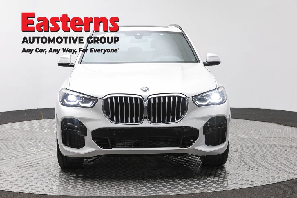Used 2023 BMW X5 xDrive40i w/ M Sport Package AWD/4WD image 2