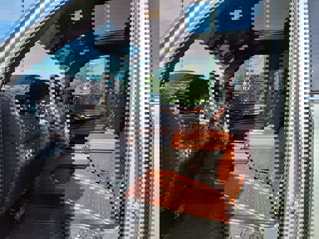 Used 2024 GMC Yukon Denali Ultimate image 18