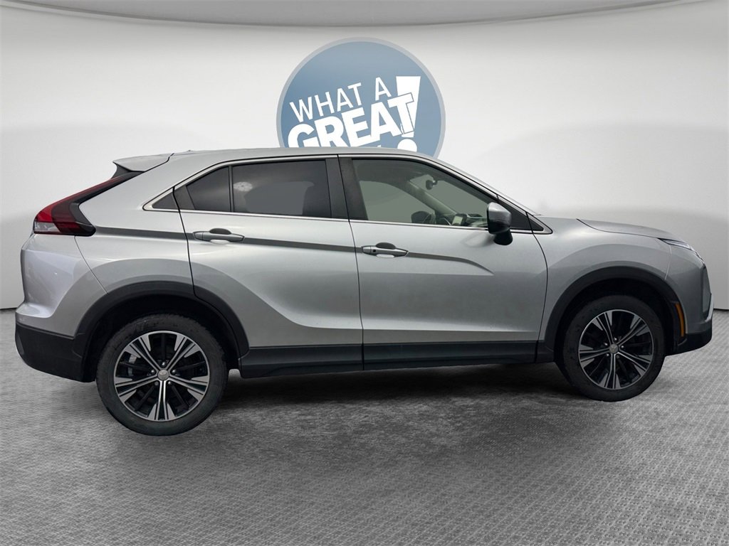 Used 2022 Mitsubishi Eclipse Cross SE image 2