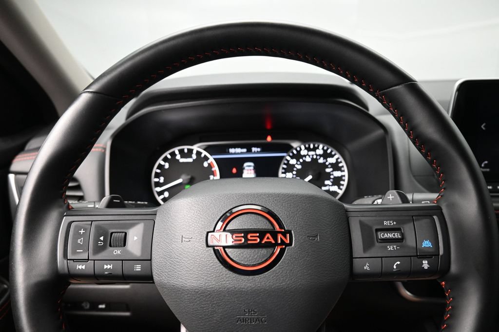 Used 2025 Nissan Rogue SV AWD/4WD image 12