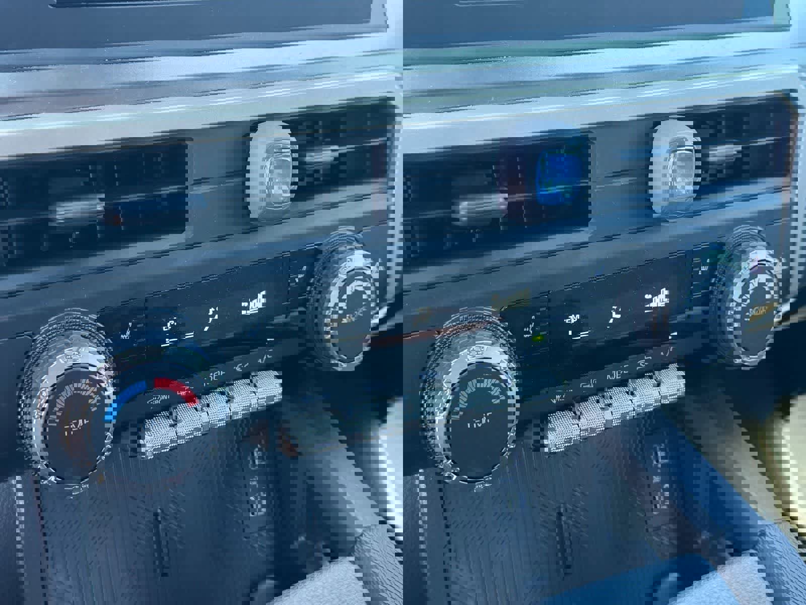 Certified 2024 Toyota Tacoma SR5 image 12