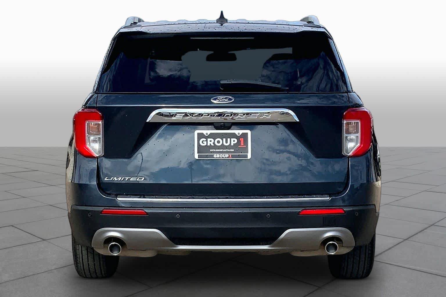 Used 2022 Ford Explorer Limited w/ Equipment Group 301A RWD image 5