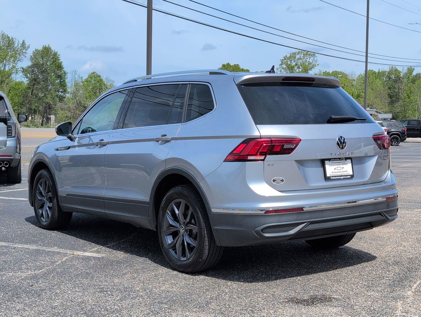 Used 2024 Volkswagen Tiguan Wolfsburg Edition image 3