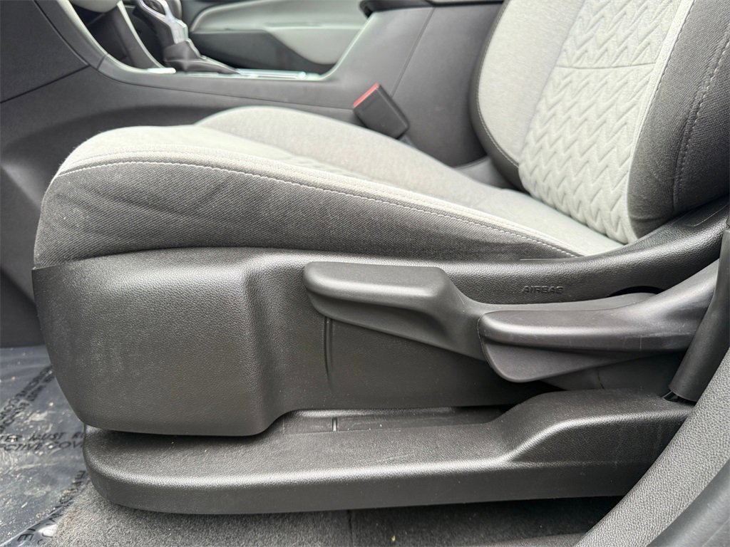 Used 2023 Chevrolet Equinox LS image 10