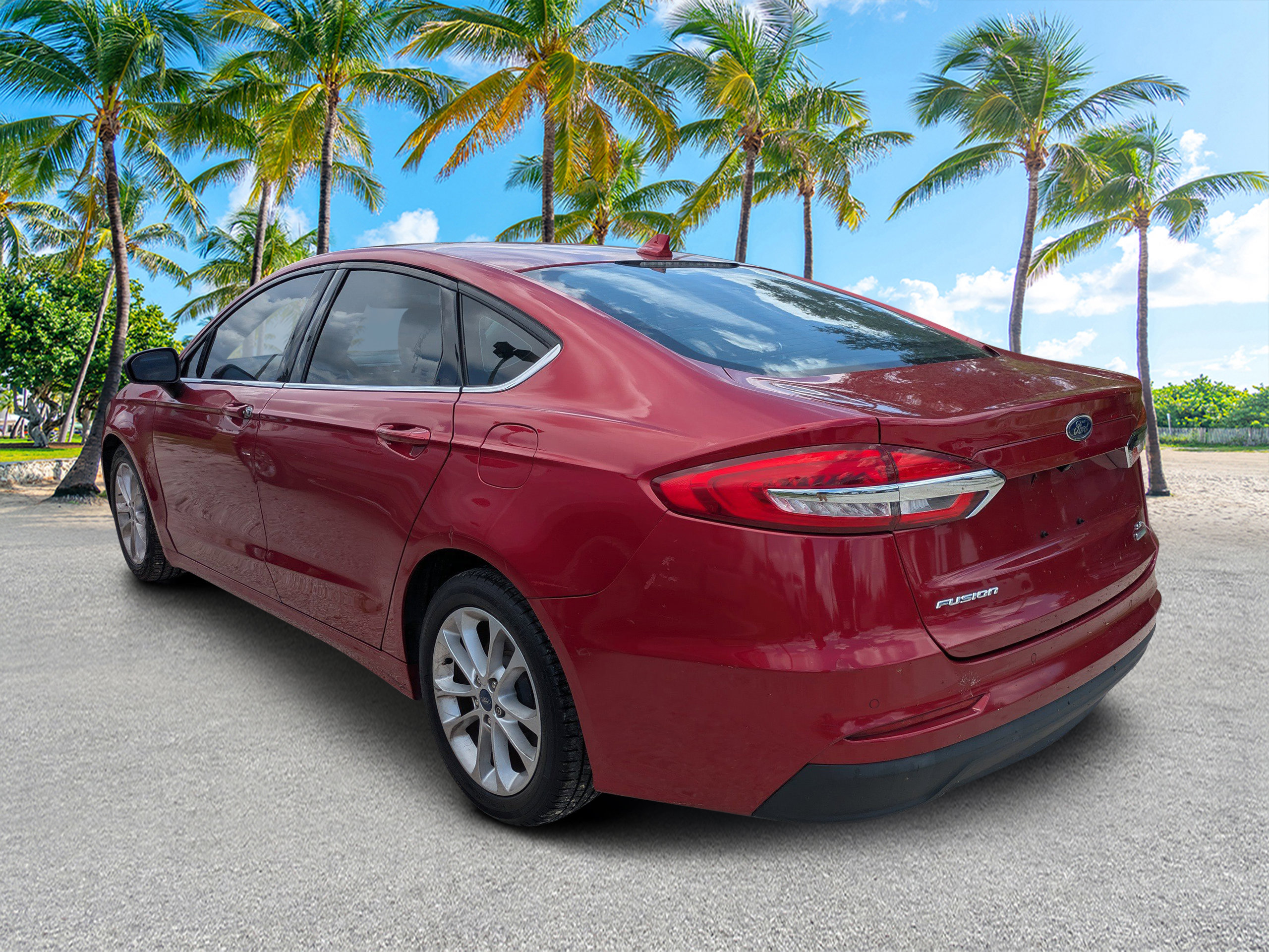Used 2020 Ford Fusion SE FWD image 5