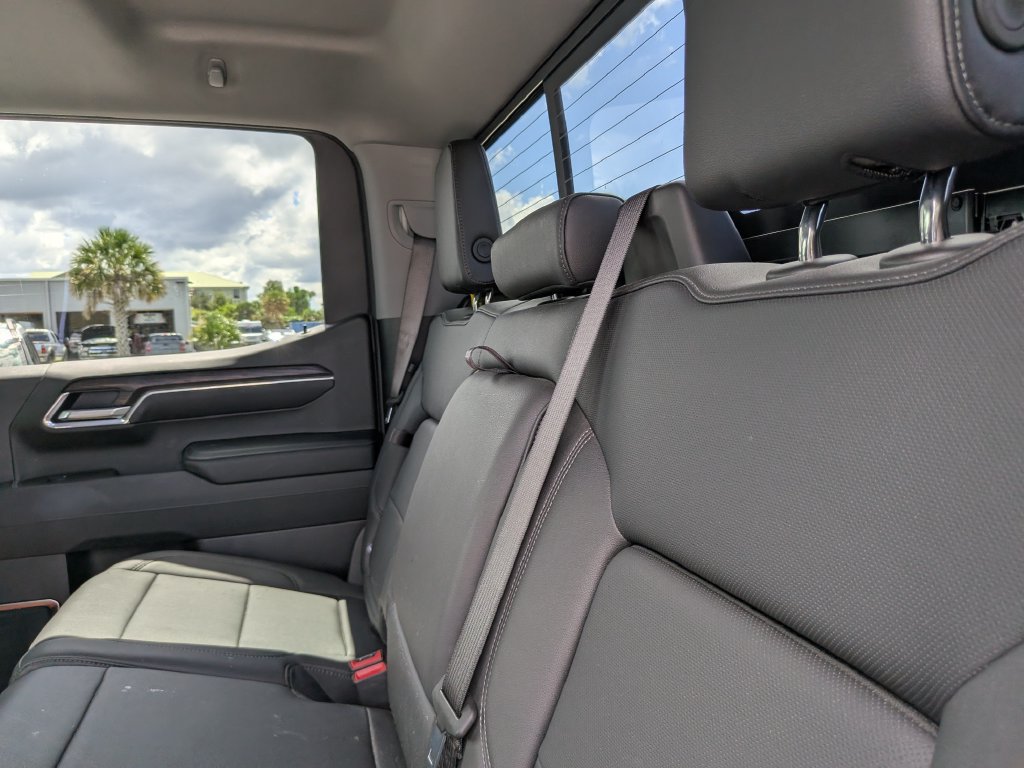 Used 2025 GMC Sierra 1500 SLT w/ SLT Premium Plus Package AWD/4WD image 21
