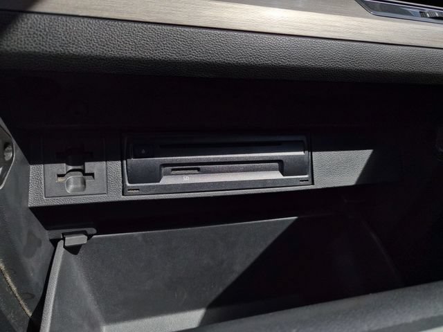 Used 2020 Volkswagen Tiguan SE FWD image 29