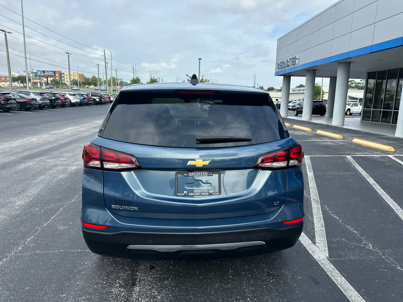 Used 2024 Chevrolet Equinox LT w/ LPO, Floor Liner Package FWD image 4